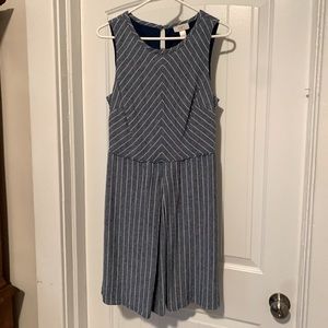 Sleeveless denim striped dress.
